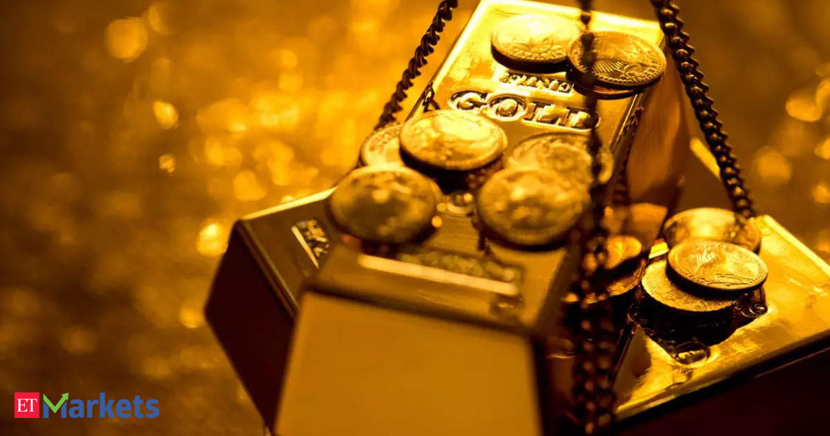 Gold steady as investors await US economic data